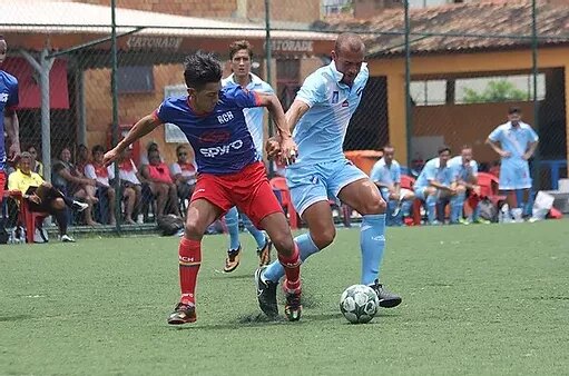 In group B, Foz NALE (BRA) and RCH (ECU) win and get closer to the classification