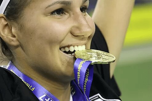  Brazilian Marina Hoher is awarded the Loco Martinez Trophy, destined for the most beautiful goal of the year in world football 7