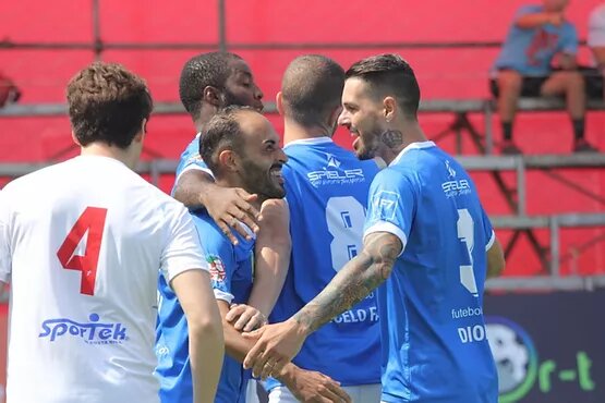  Brazil wins Costa Rica in the America Cup debut
