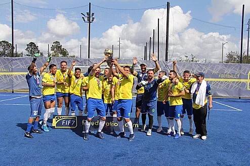 In an exciting match, Brazil wins Mexico upset and wins the Intercontinental Cup for the second time