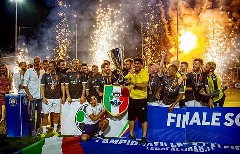  With Francesco Totti on the pitch, Totti Sporting Club wins the Italian League