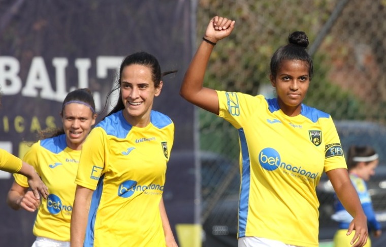 Brazil plays a great game and wins by 5-0