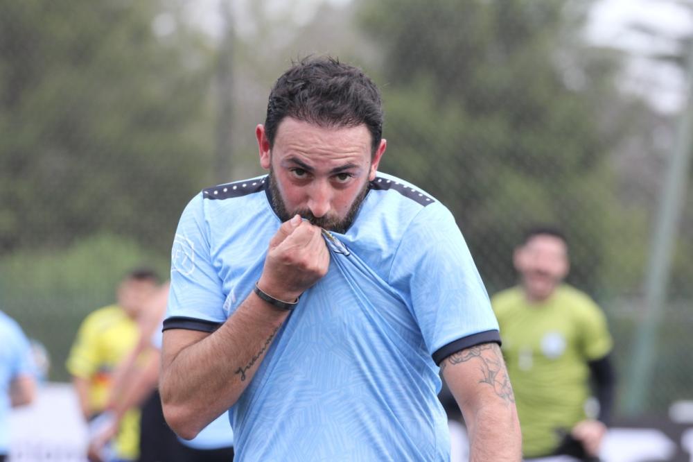 In a game with a goal drop, Uruguay beats Colombia 3-1 in the repechage and faces Argentina in the semifinals